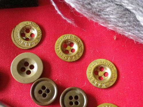 RHODESIAN ARMY - FIELD SEWING KIT  (HOUSEWIFE!!) WITH ORIGINAL CONTENTS- SEE PICS (5138)