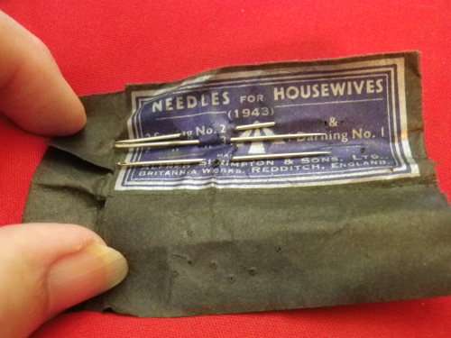 RHODESIAN ARMY - FIELD SEWING KIT  (HOUSEWIFE!!) WITH ORIGINAL CONTENTS- SEE PICS (5138)