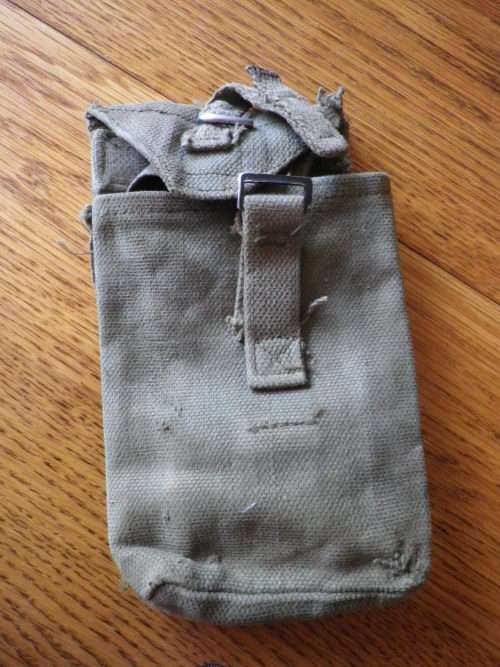 RHODESIAN ARMY - ISSUED AMMO POUCH    (RHODESIAN MADE)           5230