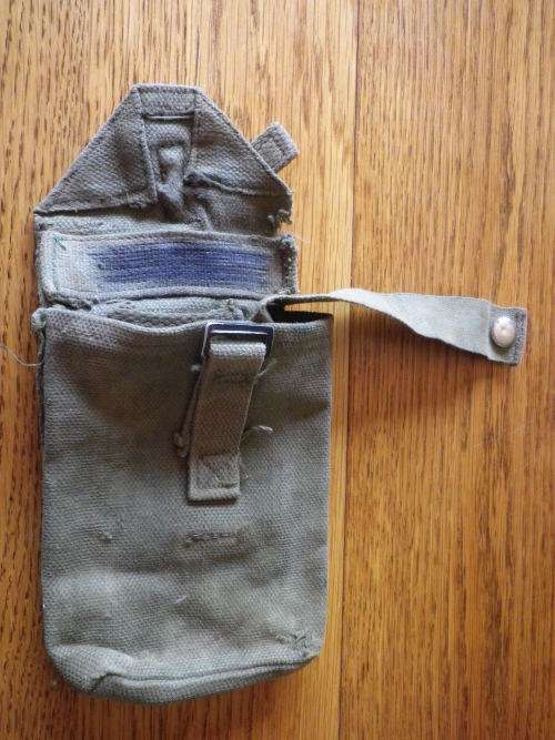 RHODESIAN ARMY - ISSUED AMMO POUCH    (RHODESIAN MADE)           5230