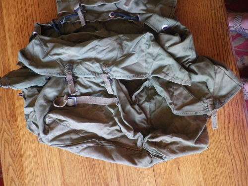 RHODESIAN MADE RUCKSACK AS USED IN THE BUSH WAR - FAIR CONDITION     (5227)