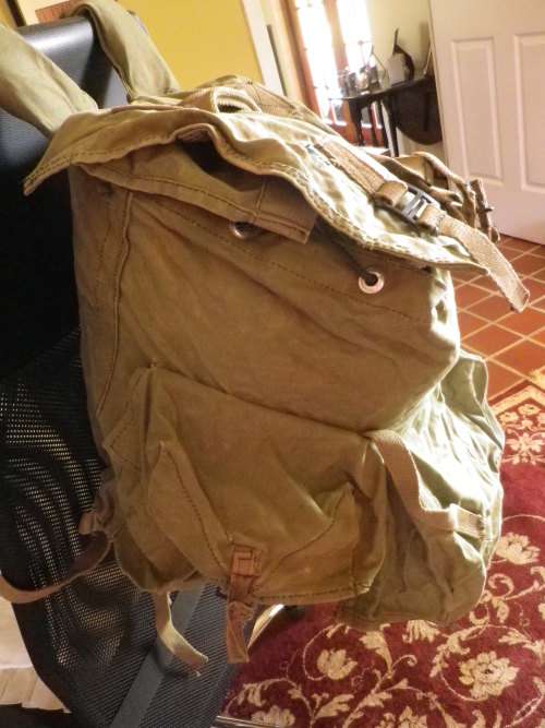 RHODESIAN MADE RUCKSACK AS USED IN THE BUSH WAR - FAIR CONDITION     (5227)