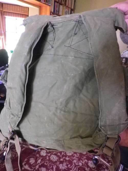 RHODESIAN MADE RUCKSACK AS USED IN THE BUSH WAR - FAIR CONDITION     (5227)