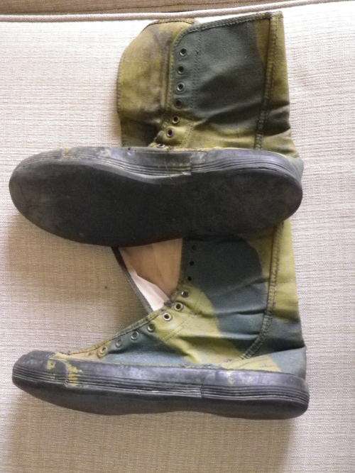 RHODESIAN ARMY ANTI-TRACKER CANVAS SHOES - CAMO HAND PAINTED,LARGE SIZE - AN EXCELLENT BUY!!  (5259)