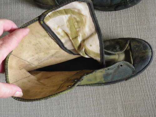 RHODESIAN ARMY ANTI-TRACKER CANVAS SHOES - CAMO HAND PAINTED,LARGE SIZE - AN EXCELLENT BUY!!  (5259)