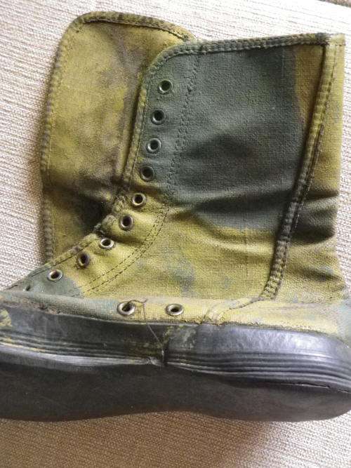 RHODESIAN ARMY ANTI-TRACKER CANVAS SHOES - CAMO HAND PAINTED,LARGE SIZE - AN EXCELLENT BUY!!  (5259)