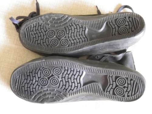 RHODESIAN ARMY - UNUSED BLACK CANVAS SHOES- SIZE 9 / 270- MADE BY SPARTAN, STAMPED "GS" (5260)