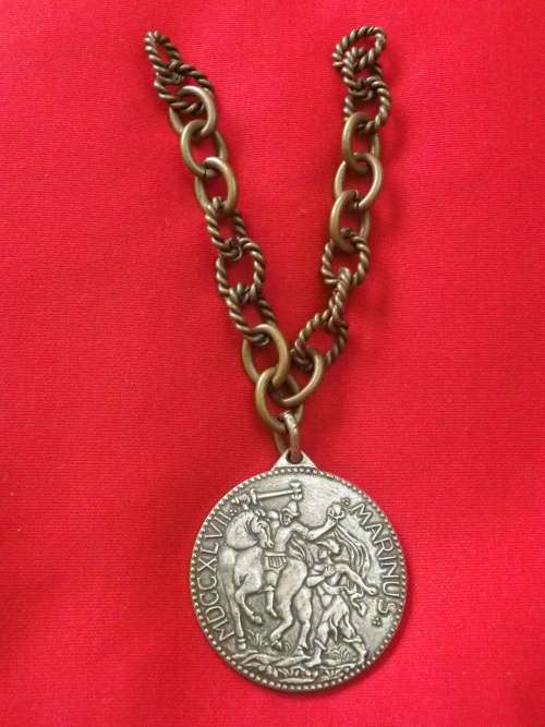 ITALIAN STATES - REPUBLIC OF LUCCA MEDALLION + HAND MADE CHAIN- SILVER??   (2632)