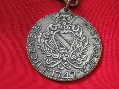 ITALIAN STATES - REPUBLIC OF LUCCA MEDALLION + HAND MADE CHAIN- SILVER??   (2632)