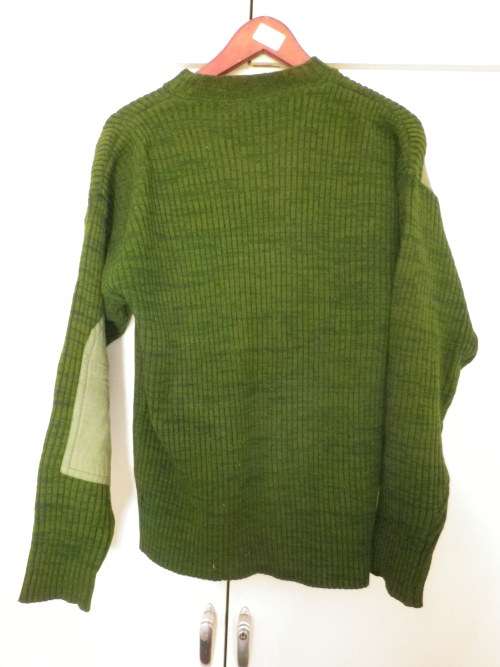 RHODESIAN ARMY GREEN JERSEY - GOOD CONDITION - INNER SLEEVE 55CM/21.5"  ARMPIT 2 ARMPIT 52CM/20.5"