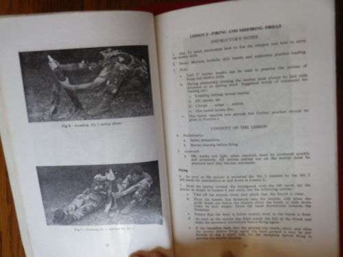 RHODESIAN ARMY - "THE 60 MM (COMMANDO) MORTAR "  1974 -  37 PAGES  INSCRIBED    (5270)