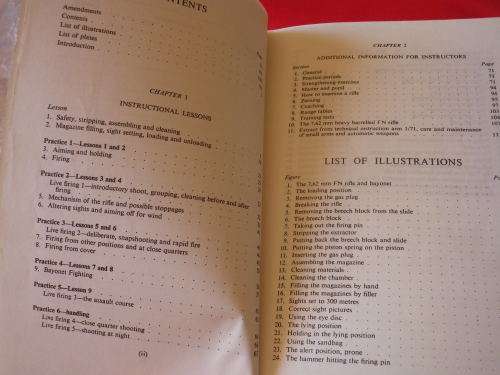 RHODESIAN ARMY - 7.62 mm FN RIFLE INSTRUCTION MANUAL 1972 - 113 PAGES   (2602)