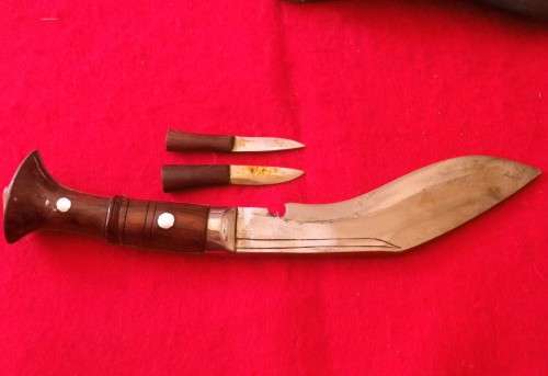 MODERN KUKRI KNIFE + SHEATH WITH ASSOCIATE MINI KNIFE + STILETTO.  BLADE 16 CM TOTAL L 29.8 CM (2628