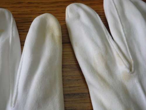 RHODESIAN ARMY ISSUED OR'S GLOVES FOR PARADE DRESS  -MINOR STAINS   (3159)