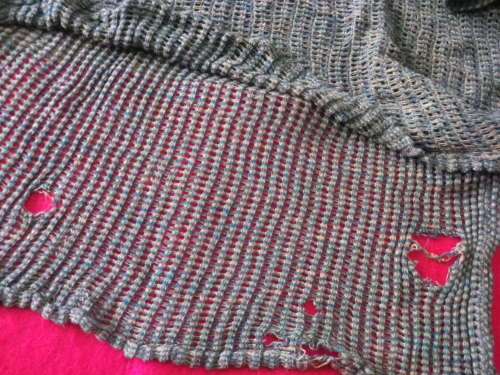 RHODESIAN ARMY ISSUED FACE VEIL - SIZE APPROX 58 X 64 CM -HAS MINOR HOLES SEE PICS   (3240)