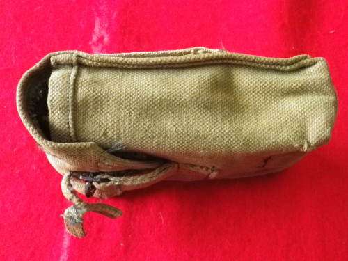 RHODESIAN ARMY - SINGLE AMMO POUCH + FN  FAL MAG - POUCH DATED 1977  (3241)