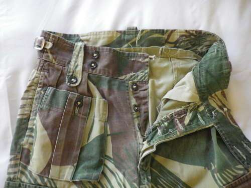 RHODESIAN ARMY CAMO LONGS - INNER LEG 76CM/ 30" - WAIST 82CM / 32"  -  3 BUTTONS MISSING (3238)