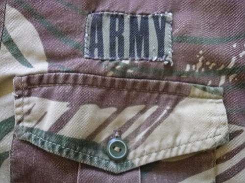 RHODESIAN ARMY L/ SLEEVE CAMO SHIRT - INNER SLEEVE 49CM/19.25" ARMPIT-ARMPIT 53CM/21" (3235)