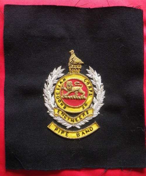 RHODESIAN ENGINEERS PIPE BAND BLAZER BADGE - UNCOMMON     (83)