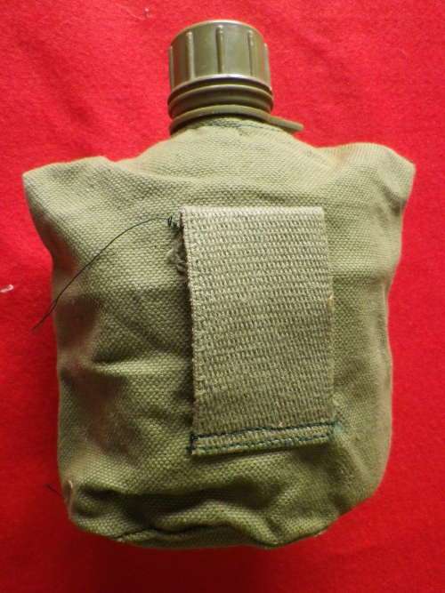 RHODESIAN ARMY WATER BOTTLE + POUCH + FIRE BUCKET    (5497)
