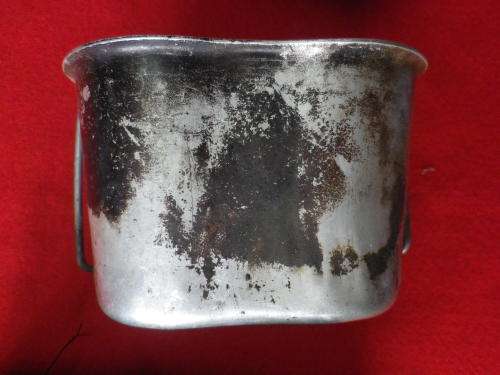 RHODESIAN ARMY WATER BOTTLE + POUCH + FIRE BUCKET    (5497)