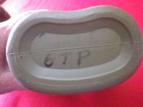 RHODESIAN ARMY WATER BOTTLE + POUCH + FIRE BUCKET    (5497)