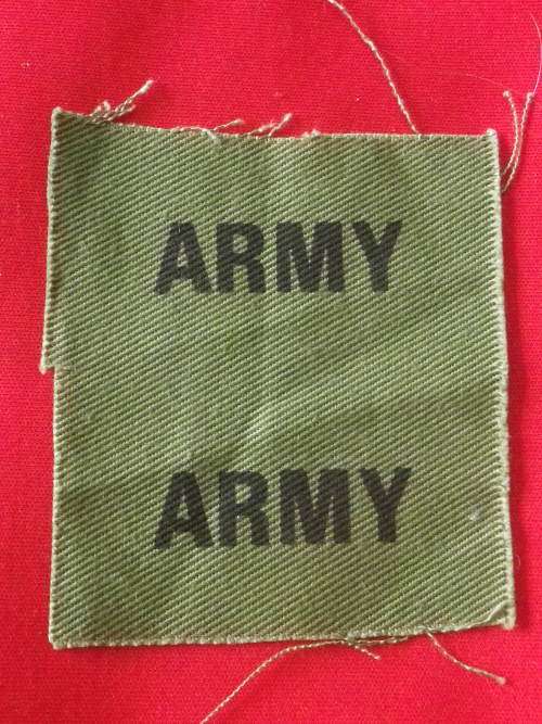 RHODESIAN ARMY - UNUSED PAIR 1ST PATTERN SHOULDER / BREAST BADGE   (295)