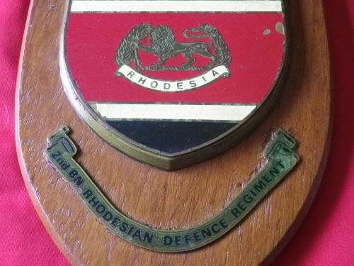 RHODESIAN DEFENCE REGT.   2 BATTALION  PLAQUE -    MINOR DAMAGE TO ENAMEL       (5540)