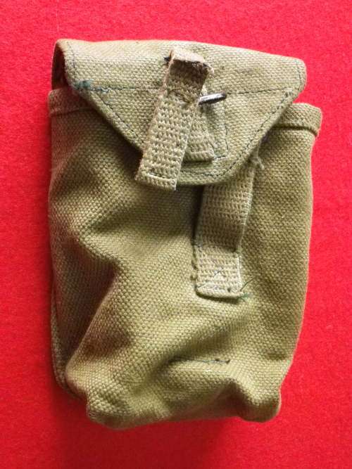 RHODESIAN ARMY - DOUBLE MAG POUCH - MADE WILLIAM SMITH & GOUROUCK - UNCOMMON - INSCRIBED   (5562)