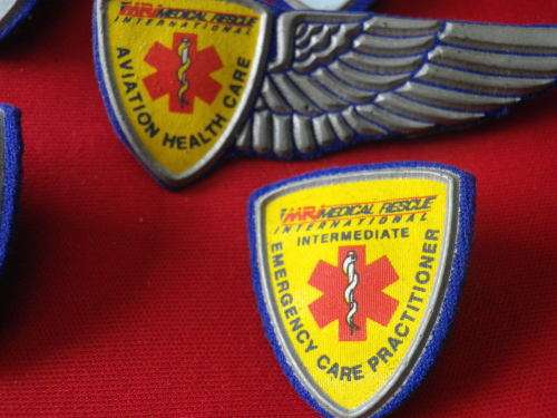 SA - MRI / AVIATION  -  LOT TUPPER TYPE LAPEL BADGES + 1 WING    (5618)