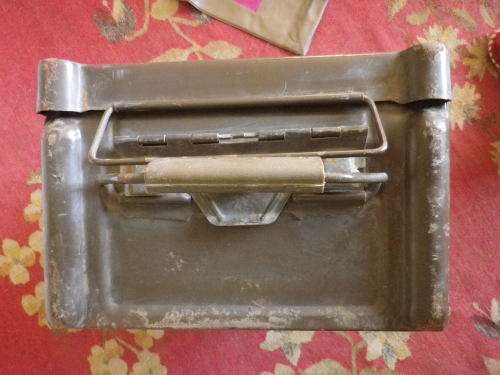 SADF - METAL AMMO BOX + PLASTIC CARRIER FOR 7.62mm BALL - WEIGHT 5.2KG'S   (5716)