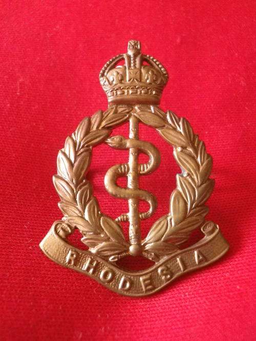 RHODESIAN MEDICAL CORPS BRONZE CAP BADGE 1945-57    (5870)