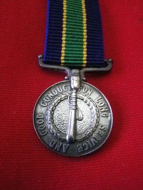 RHODESIA - POLICE LONG SERVICE MEDAL     -  MINIATURE + RIBBON                 (6014)