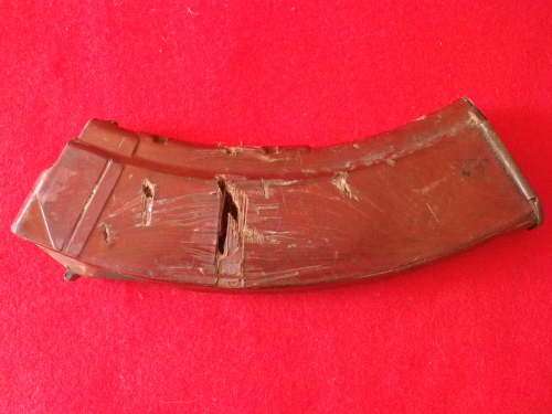 RHODESIAN WAR PICKUP - AKM BAKELITE MAG - MINOR DAMAGE -   (6049)