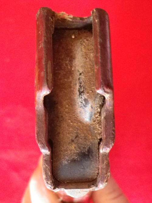 RHODESIAN WAR PICKUP - AKM BAKELITE MAG - MINOR DAMAGE -   (6049)