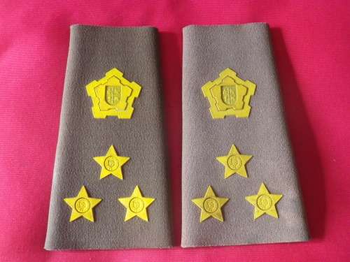 SADF - PAIR BRIGADIERS RUBBERISED EPAULETTE SLIP ONS  - 1 SLIGHTLY FADED -   (2227)
