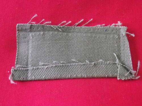 RHODESIAN ARMY - 2ND PATTERN BREAST BADGE    (3528)