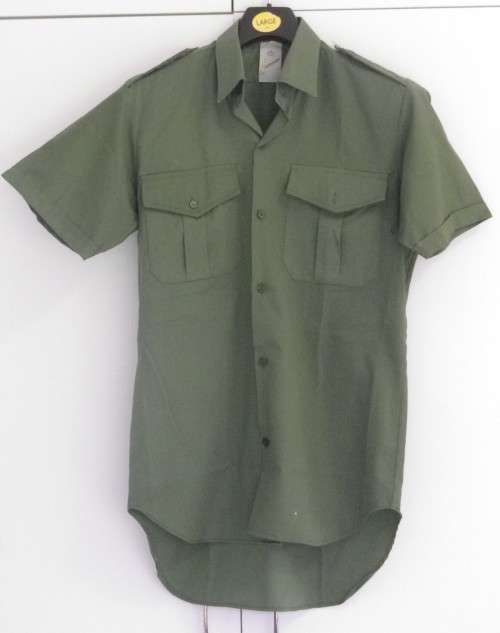 RHODESIAN ARMY - GREEN COTTON SHORT SLEEVE SHIRT - UNUSED, MADE STATESMAN SIZE 38cm  / 15"    (6167)