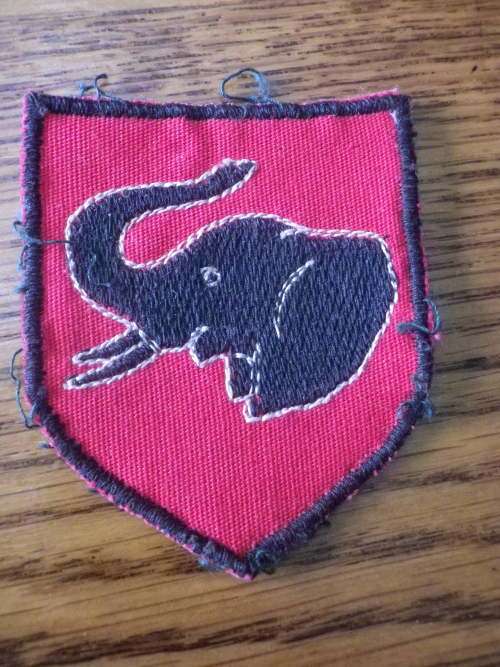 RHODESIAN ARMY - 1 BRIGADE (MATABELELAND) EMBROIDERED SHOULDER PATCH    (6261)