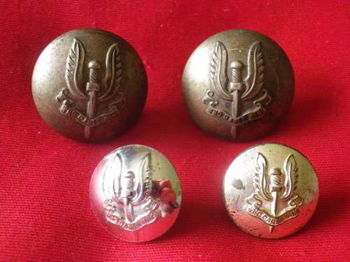 GREAT BRITAIN / RHODESIA ? - 4 X SAS TUNIC BUTTONS  OD'S  FROM 19 mm - 25mm   (1606)