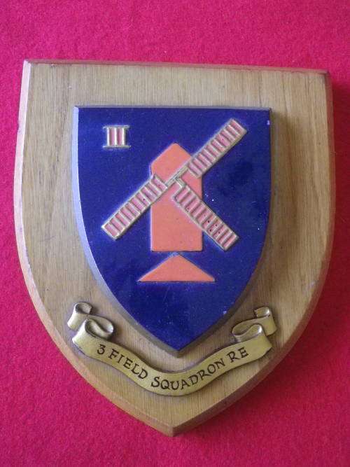 GREAT BRITAIN - ROYAL ENGINEERS 3 FIELD SQUADRON PLAQUE      (6336)