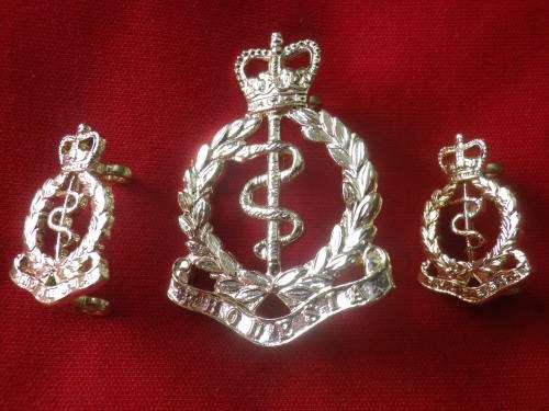 RHODESIA - MEDICAL CORPS GOLD ANODISED CAP + COLLAR BADGES - PRE UDI  -    (6363)