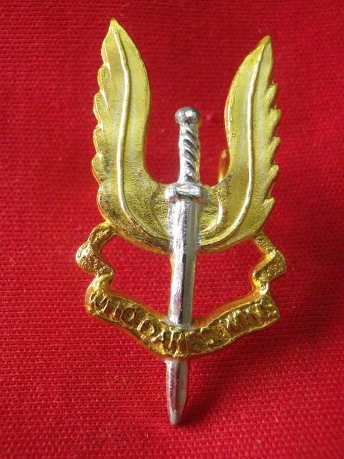 RHODESIAN - SAS OR'S BI COLOURED ANODISED BERET BADGE      (6357)