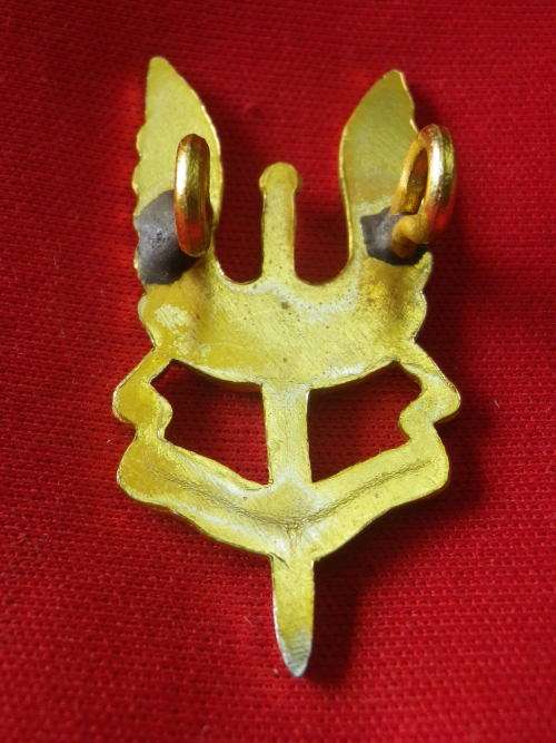 RHODESIAN - SAS OR'S BI COLOURED ANODISED BERET BADGE      (6357)