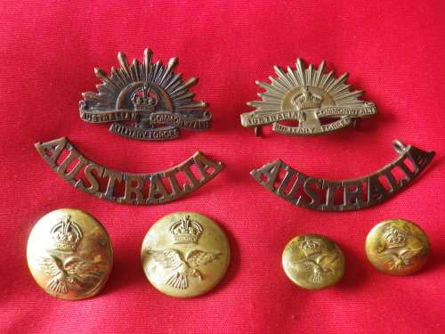 AUSTRALIAN FORCES LOT - 1 COLLAR BADGE COPPER, TITLES HAVE ILLEGIBLE STAMP,     (6395)
