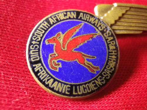 SOUTH AFRICAN AIRWAYS + RAILWAYS & HARBOURS -  VINTAGE BRASS + ENAMEL CREW WING - SCARCE -   (6397)