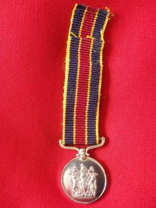 RHODESIA - POLICE RESERVE LONG SERVICE MEDAL   -  MINIATURE +  RIBBON                 (6418)