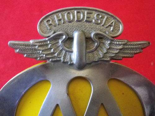 RHODESIAN AA CAR BADGE -  CIRCA 1950/60'S - SCREWED ON WOODEN PLINTH    (2237)