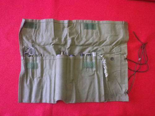 SADF - R4 RIFLE CLEANING KIT - COMPLETE    (4243)