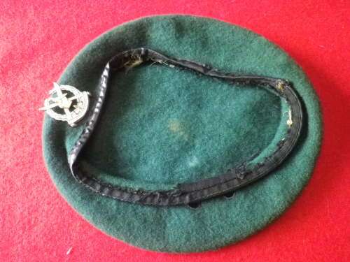 RHODESIA - ZIMBABWE NATIONAL ARMY BERET - POSSIBLY EX RLI BERET - RIM 52.5 cm / 20.5"   (3654)